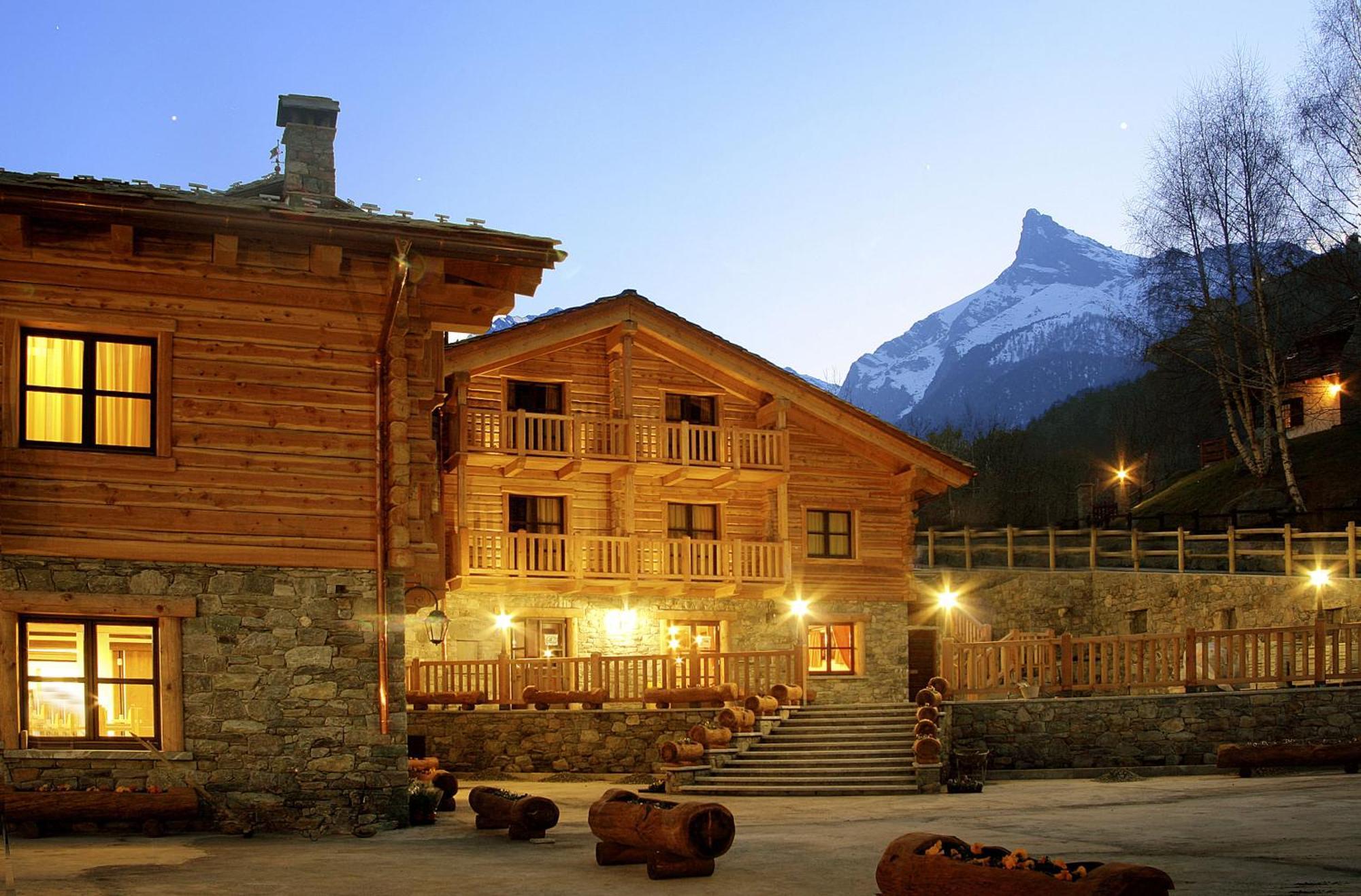 Hotel Silou Retreat Champdepraz Exterior foto