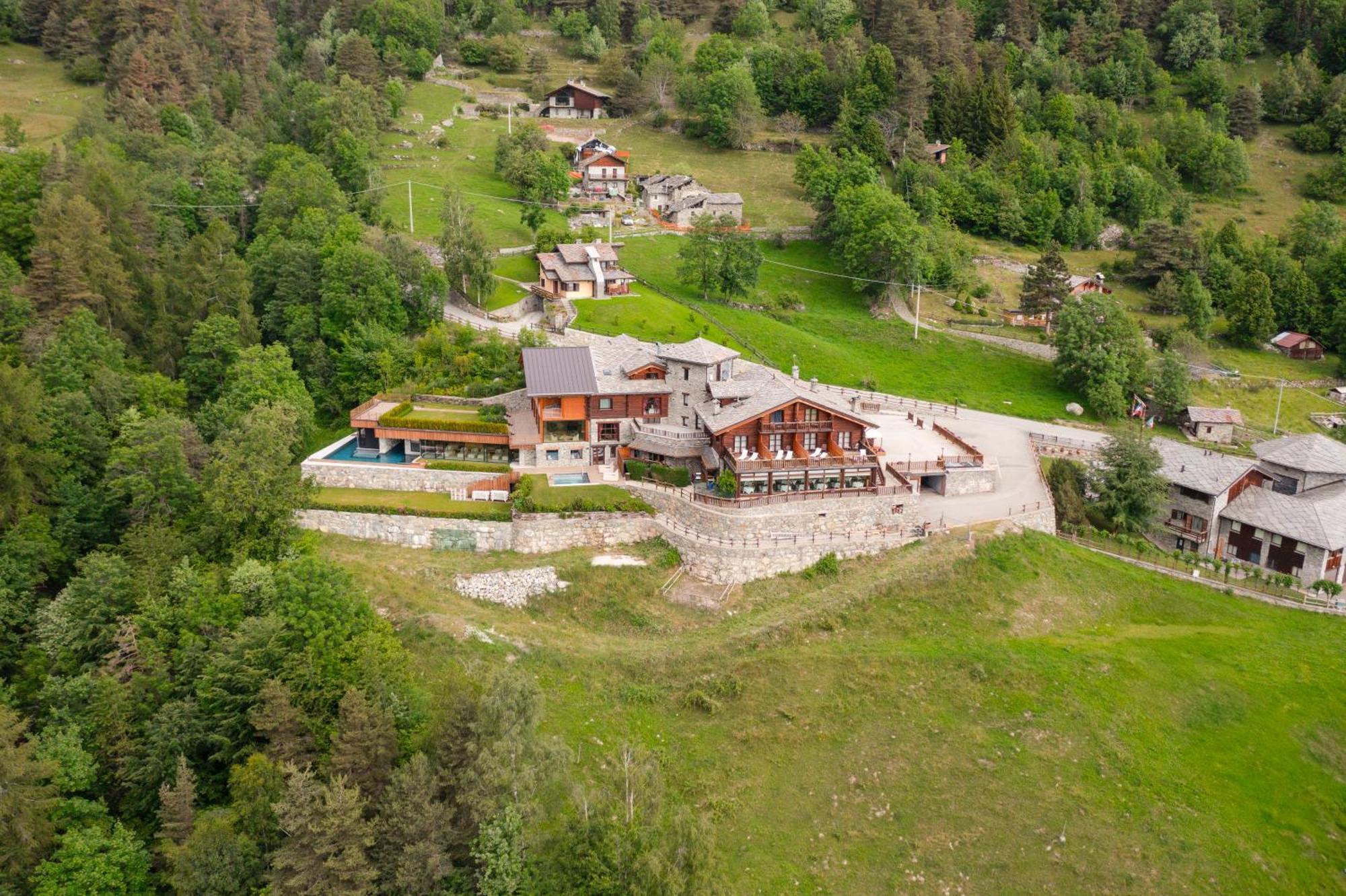 Hotel Silou Retreat Champdepraz Exterior foto