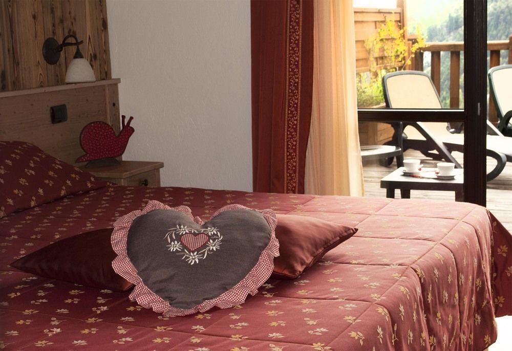 Hotel Silou Retreat Champdepraz Exterior foto